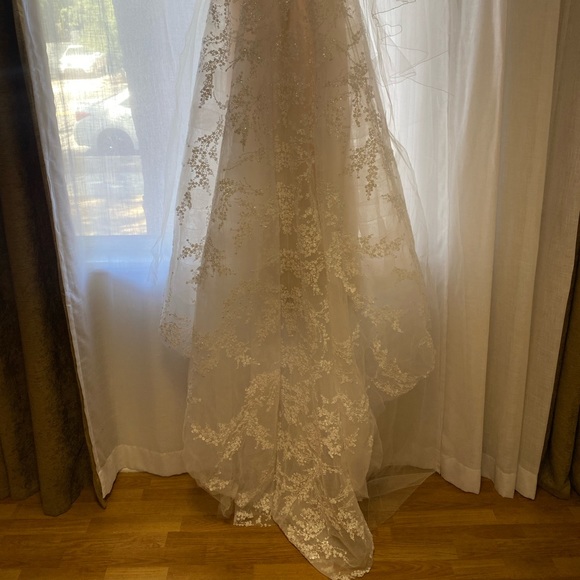 Mira Zwillinger Bridal Gown Corset Floral Detail with Sequin Tule Bow Size 4 - Picture 10 of 16